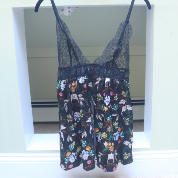 Victoria's Secret Chantilly Lace Black Floral Print Babydoll, size S NWOT - Picture 2 of 6